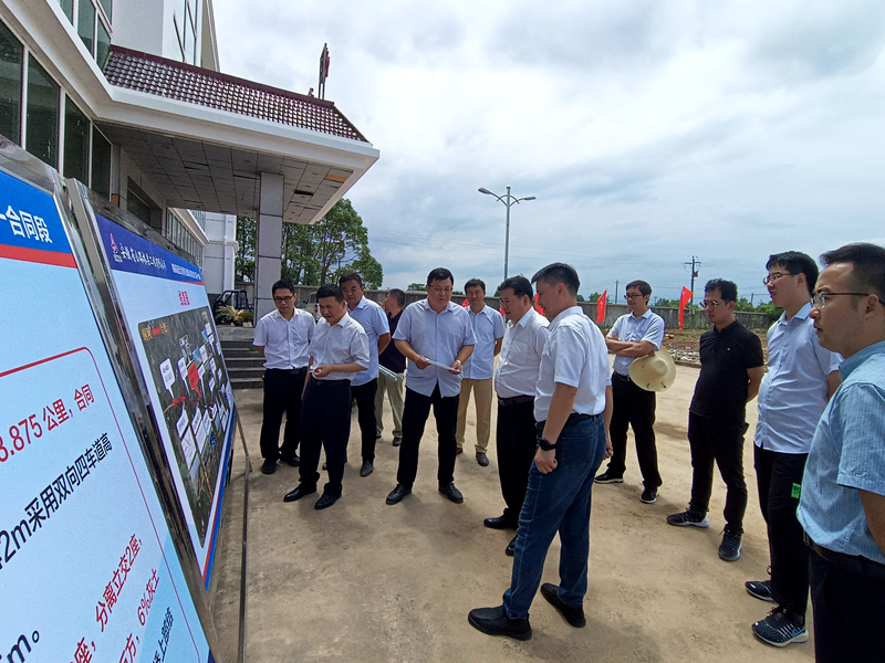 省鐵投公司副總經(jīng)理、蕪銅公路公司、皖江公司董事長(zhǎng)劉允超一行到銅商高速項(xiàng)目調(diào)研指導(dǎo)工作1