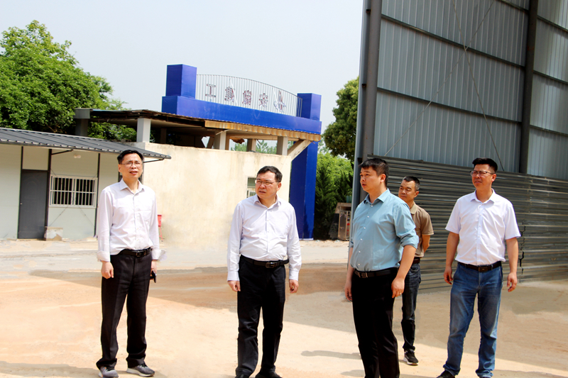 安徽省公路管理服務中心黨委委員、副主任尹平到G236項目02標督導檢查